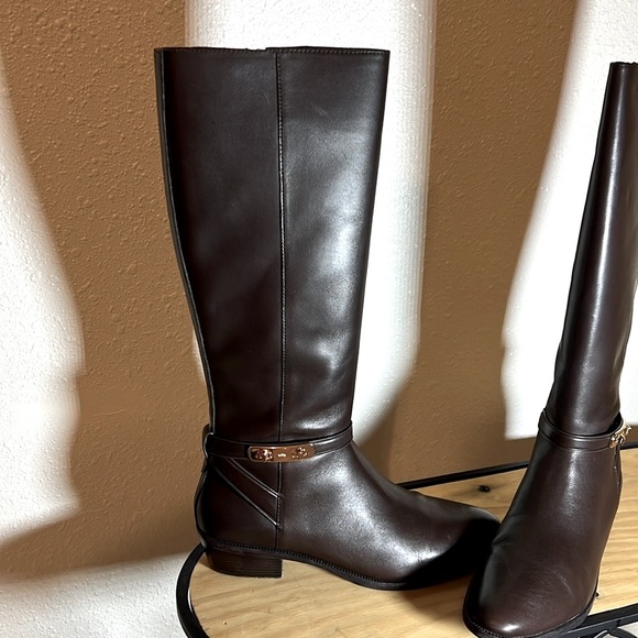 Coach Caroline semi matte calf size 11 boots - Picture 4 of 16